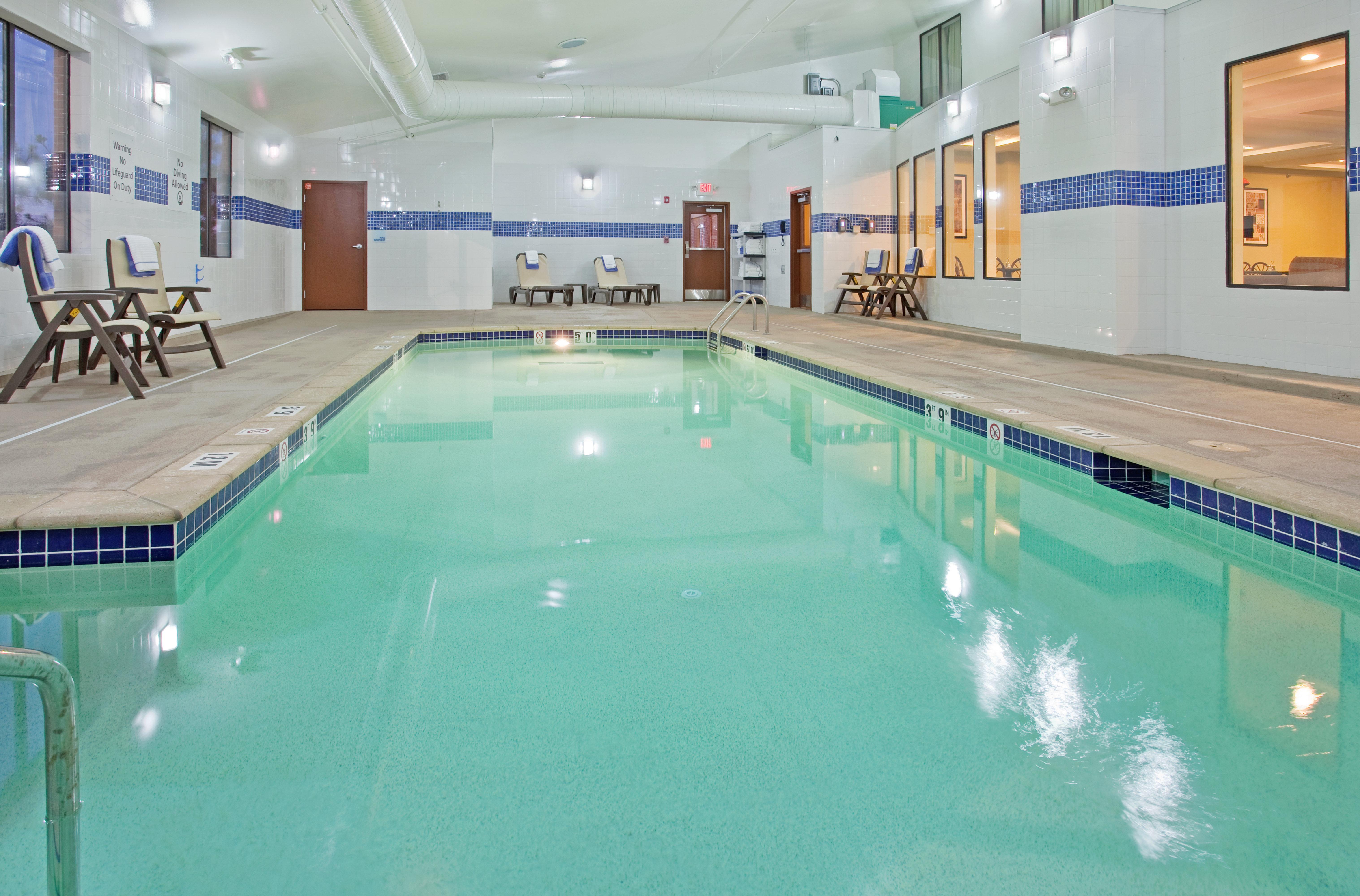 Holiday Inn Express Hotel & Suites St. Charles By Ihg Saint Charles Exterior photo