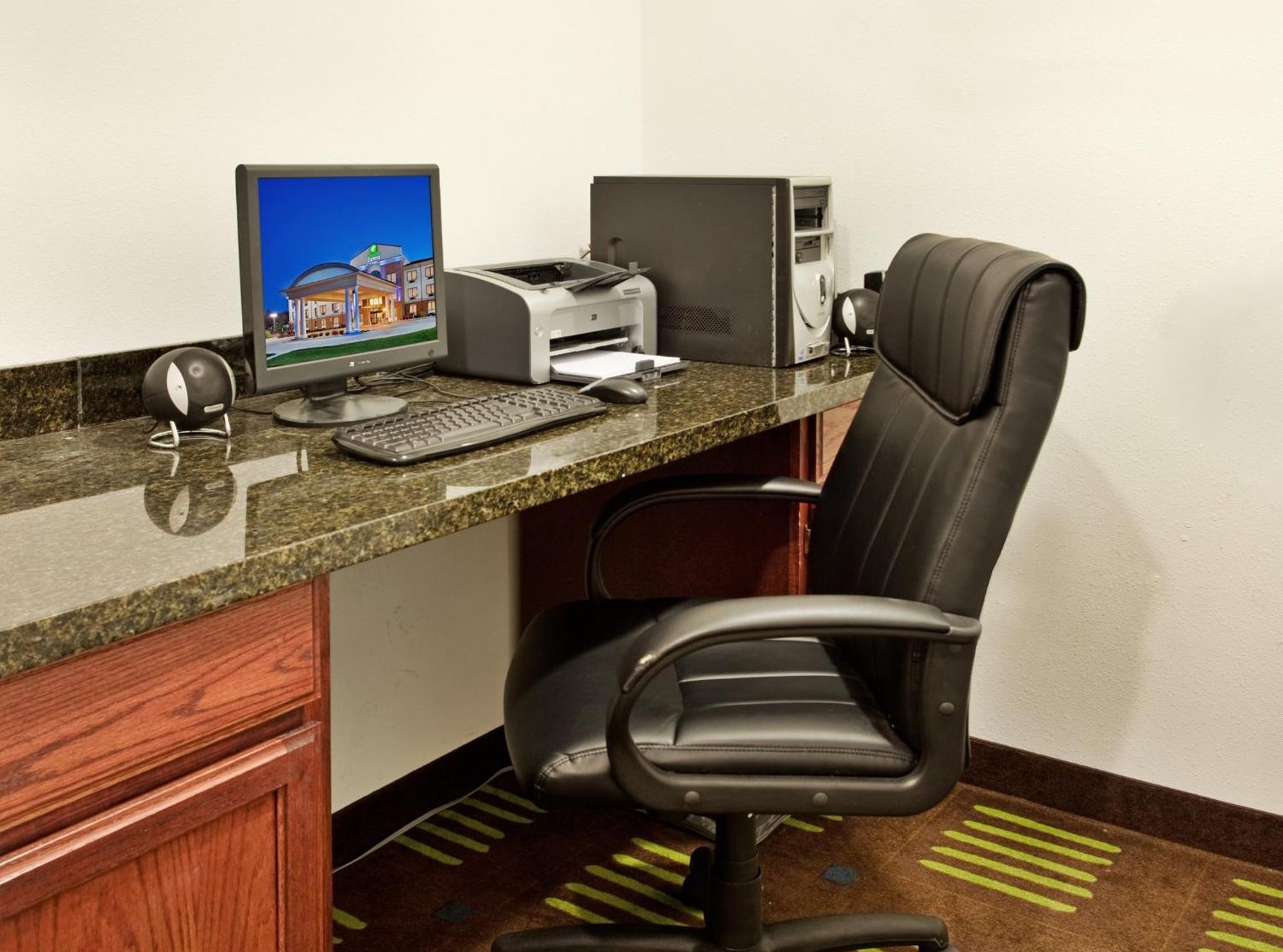 Holiday Inn Express Hotel & Suites St. Charles By Ihg Saint Charles Exterior photo