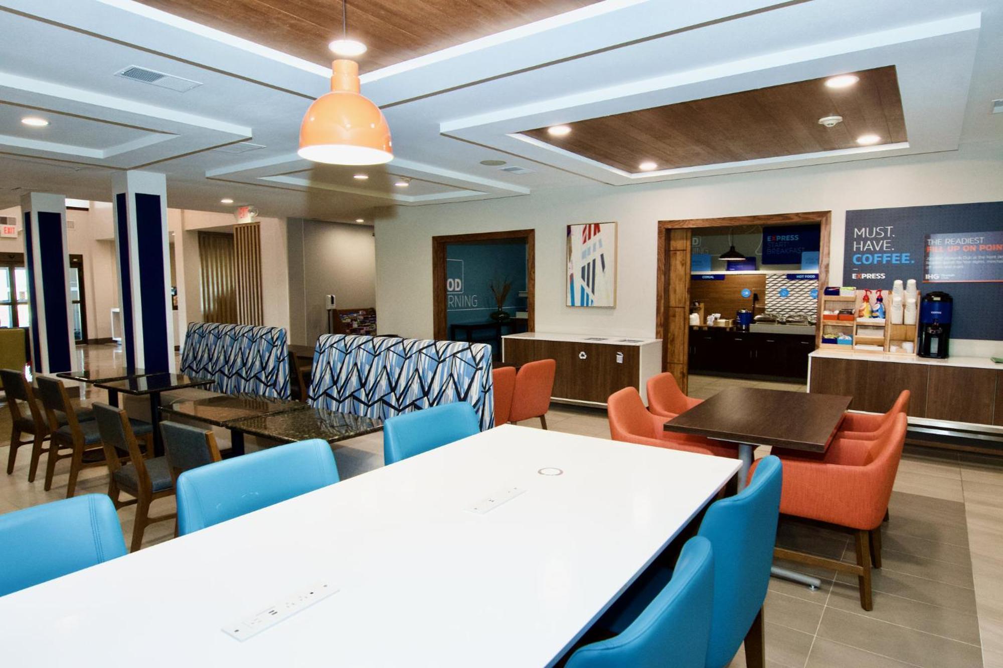 Holiday Inn Express Hotel & Suites St. Charles By Ihg Saint Charles Exterior photo