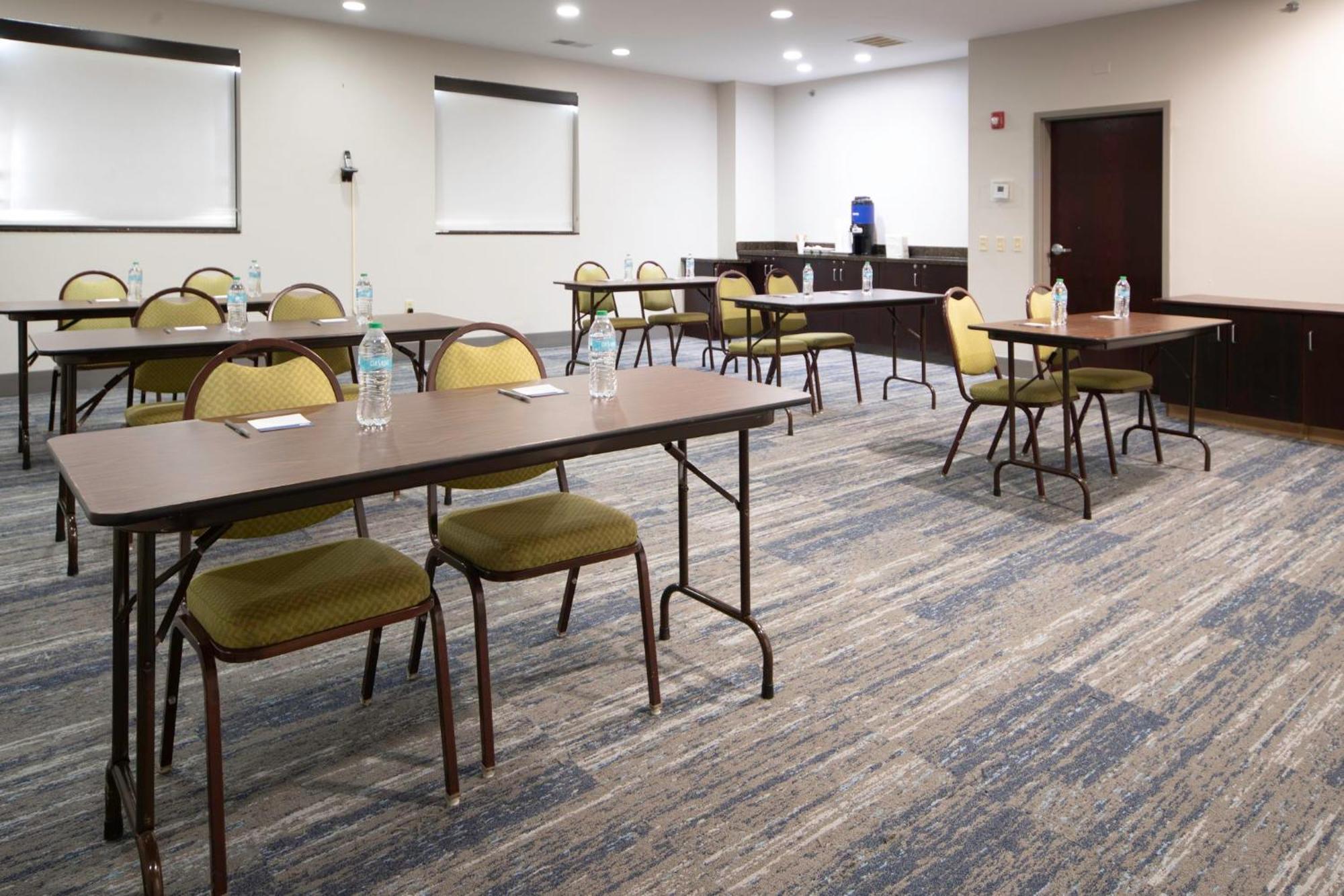 Holiday Inn Express Hotel & Suites St. Charles By Ihg Saint Charles Exterior photo