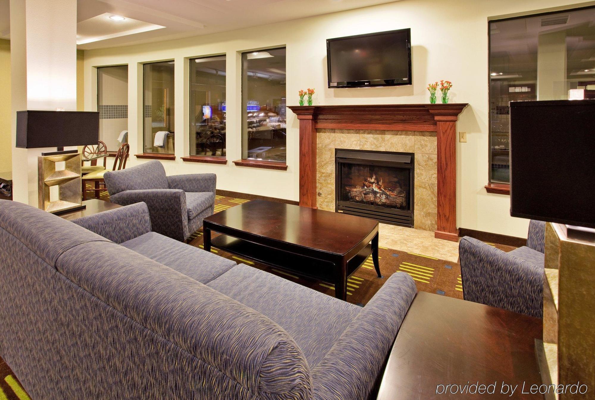 Holiday Inn Express Hotel & Suites St. Charles By Ihg Saint Charles Interior photo
