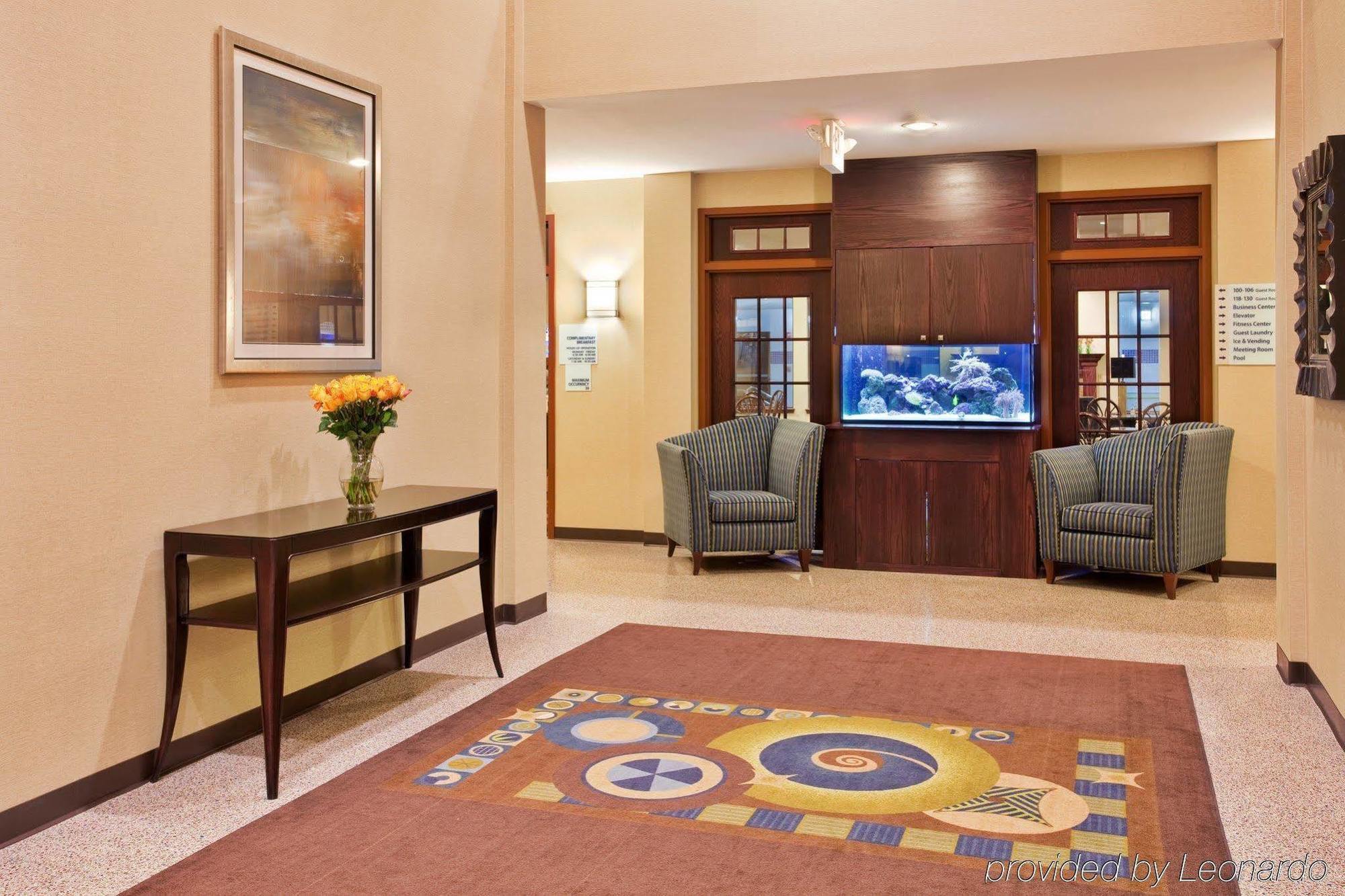 Holiday Inn Express Hotel & Suites St. Charles By Ihg Saint Charles Interior photo